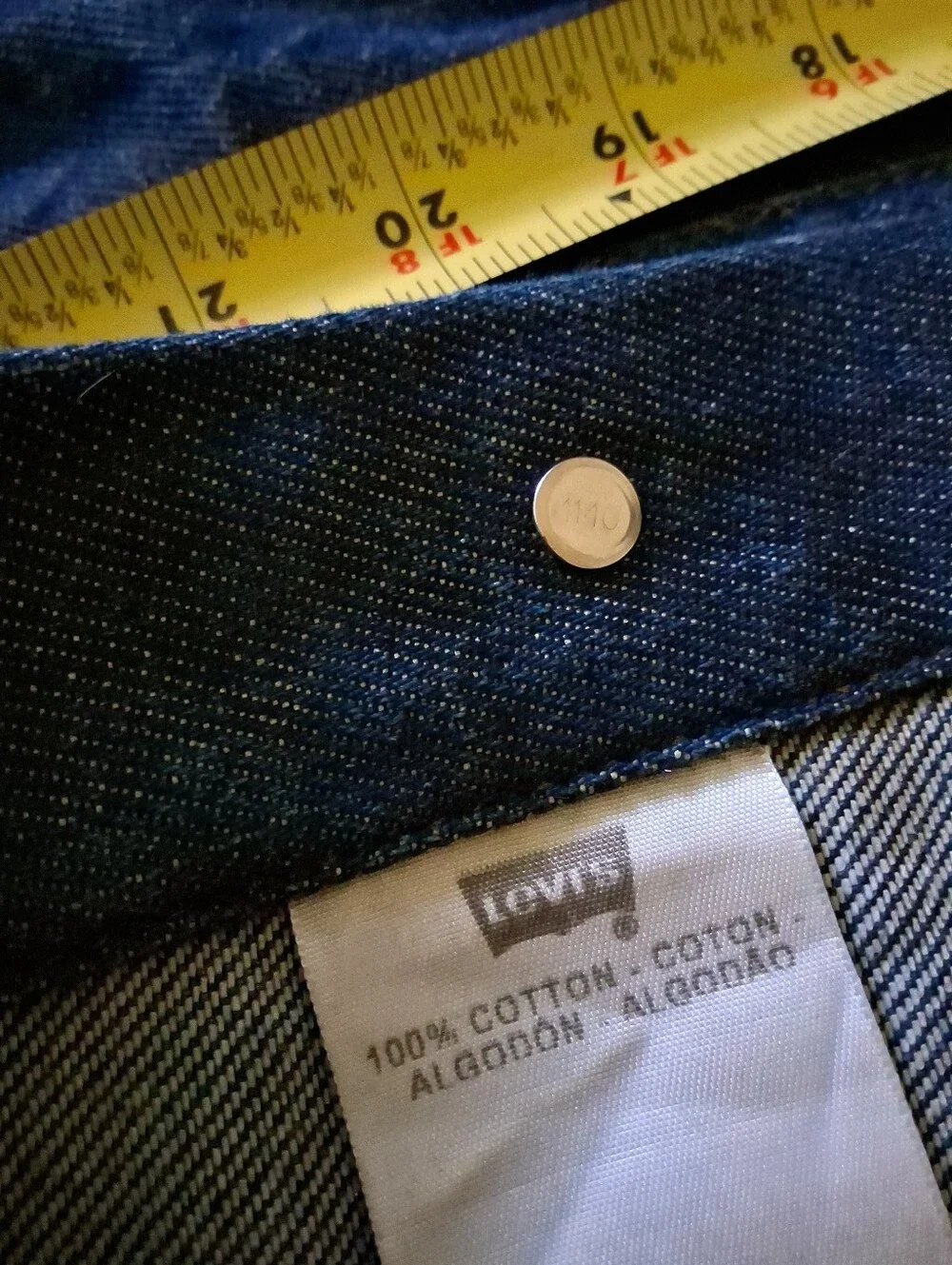 Vintage 1990's Levi Dark Blue Denim Trucker Jacket. Size XL